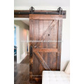 Антикварный раздвижной твердой деревянной двери сарая 